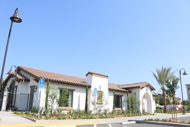 Building Photo - 27423 Georgetown Dr