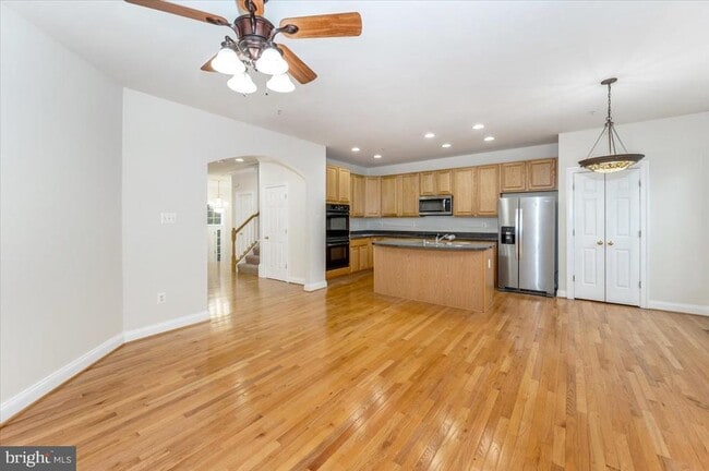 Building Photo - 23029 Birch Mead Rd