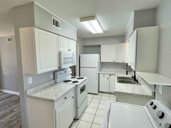 Building Photo - 516 Hayes St