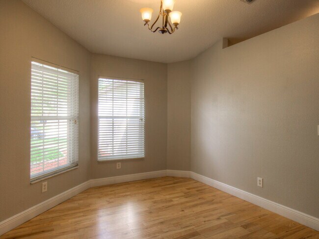 Building Photo - 11825 Colyar Ln