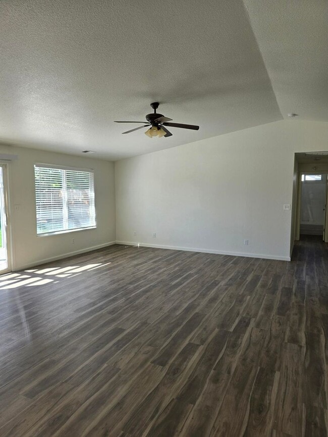 Building Photo - Trending Designer Decor