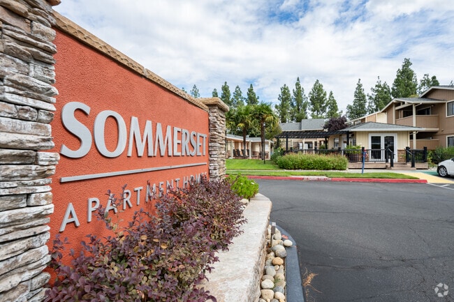 Monument Sign - Sommerset