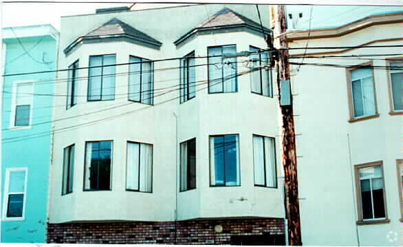Building Photo - 441 7th Ave