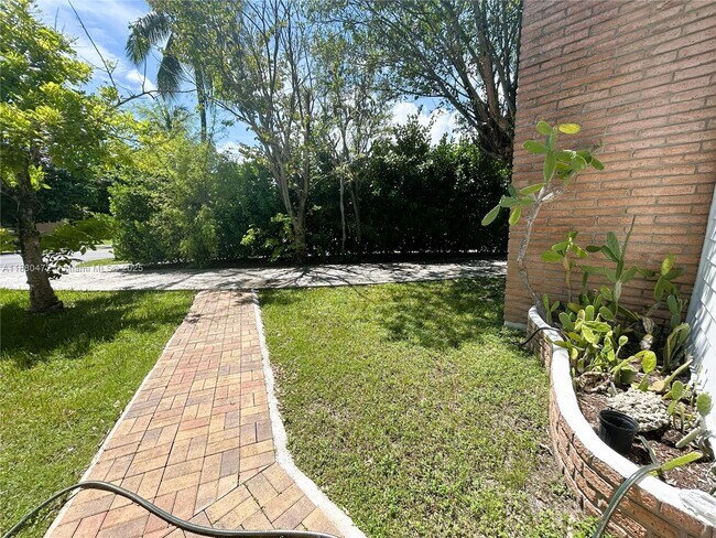 Foto del edificio - 6395 SW 42nd Terrace
