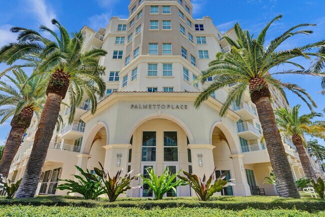 Foto del edificio - 99 SE Mizner Blvd