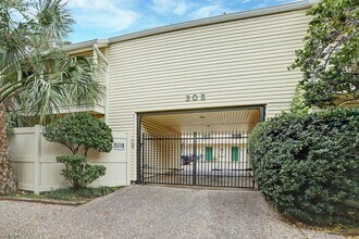 Building Photo - 305 Avondale St