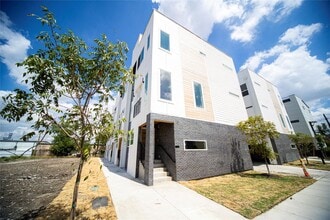 Building Photo - 248 Urbane Crst Dr