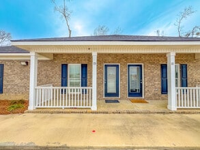 Building Photo - 79 Stockyard Rd