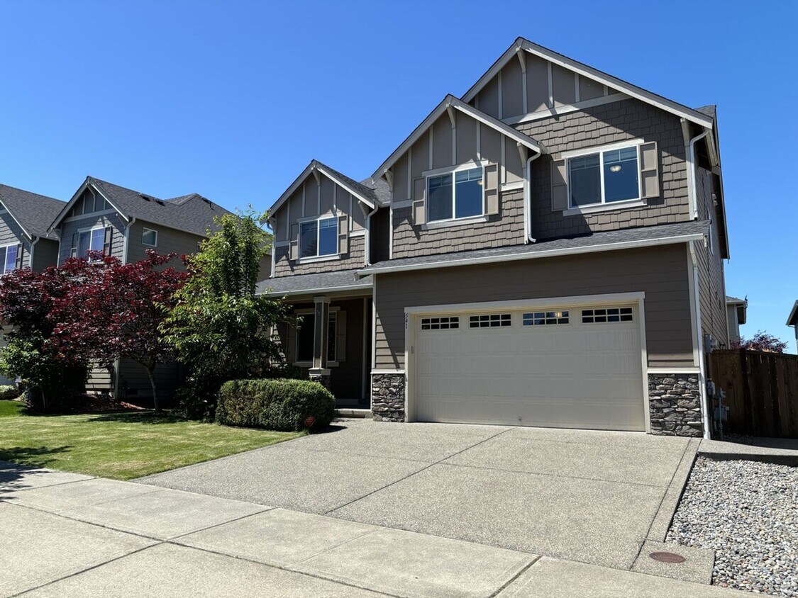Primary Photo - Luxurious 5 Bed Olympia Home with Spacious...
