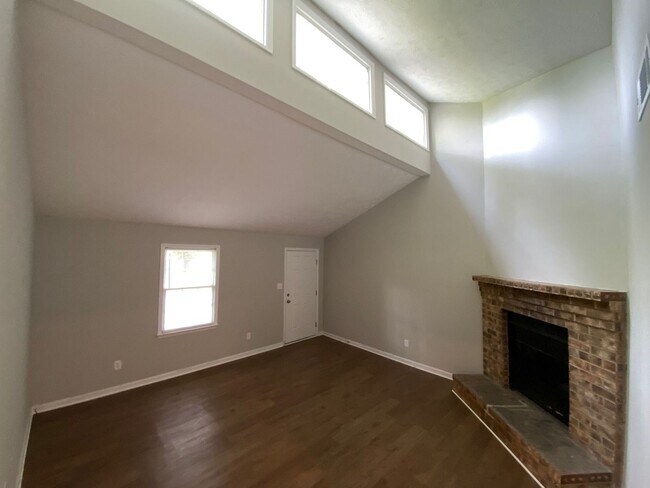 Foto del edificio - AVAILABLE IN APRIL 2026!