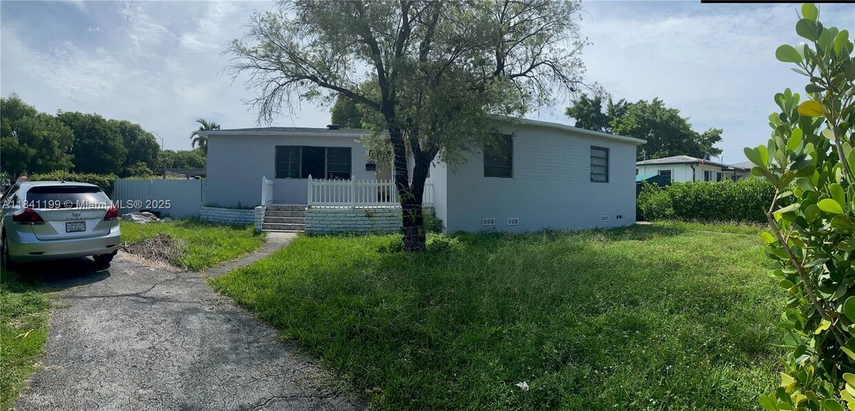 Primary Photo - 2401 SW 84th Ave