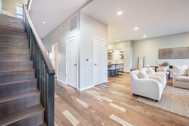 Foto del edificio - 598 Lathrop St