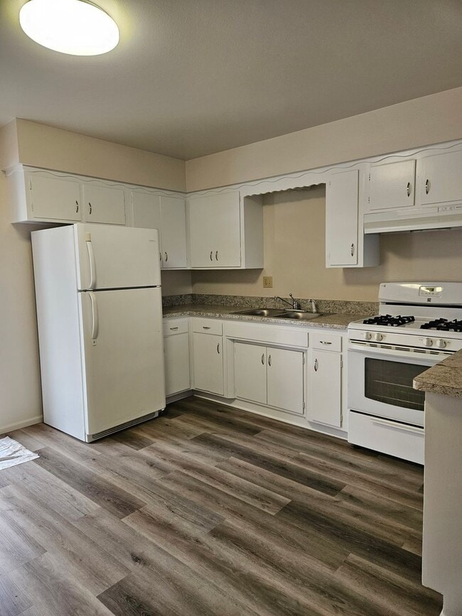 Building Photo - 310 NW 3rd St