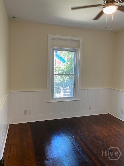 Building Photo - 124 E Harris St