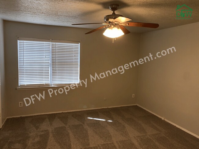 Foto del edificio - 27 E Creek Ln