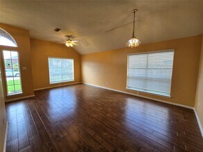 Building Photo - 8927 Diamond Lake Ln