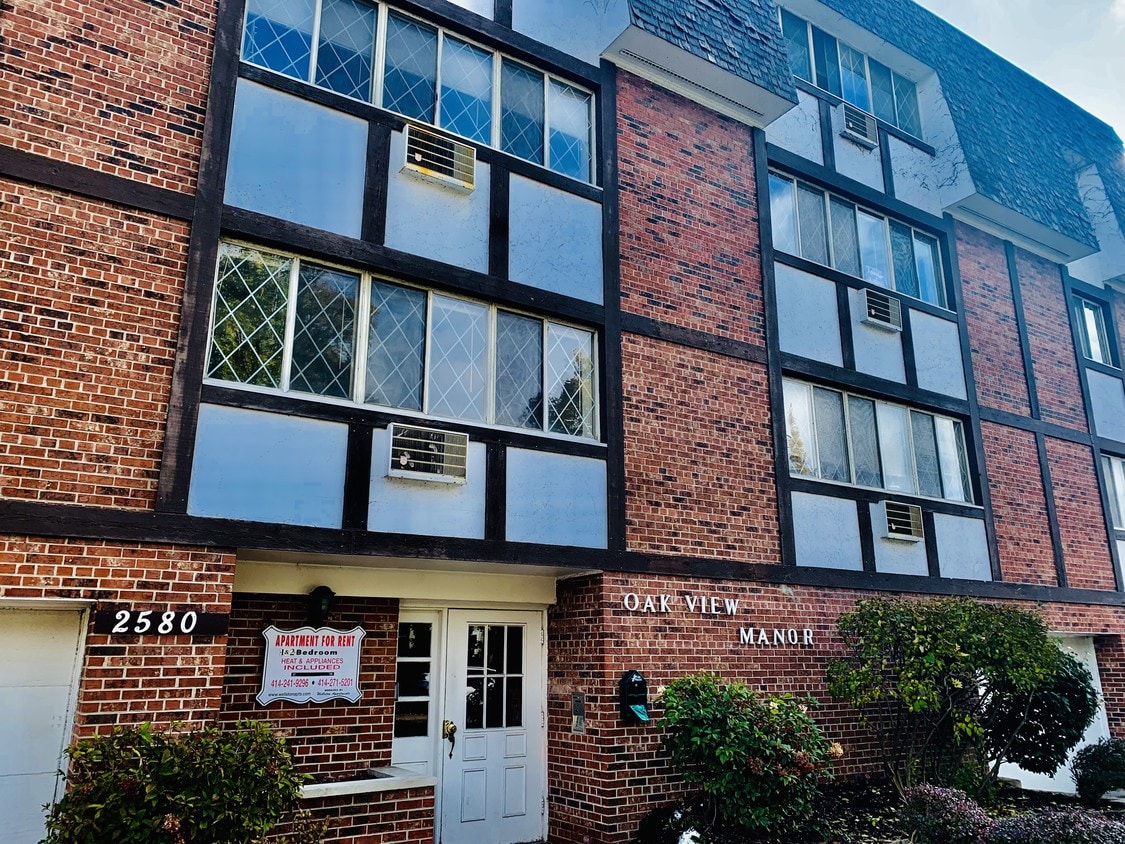 Oakview Manor 2580 N Oakland Ave Milwaukee, WI Apartments for Rent
