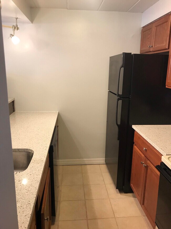Foto del edificio - 2701 Lehman Rd