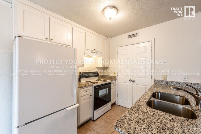 Foto del edificio - 2102 Blueberry Ln