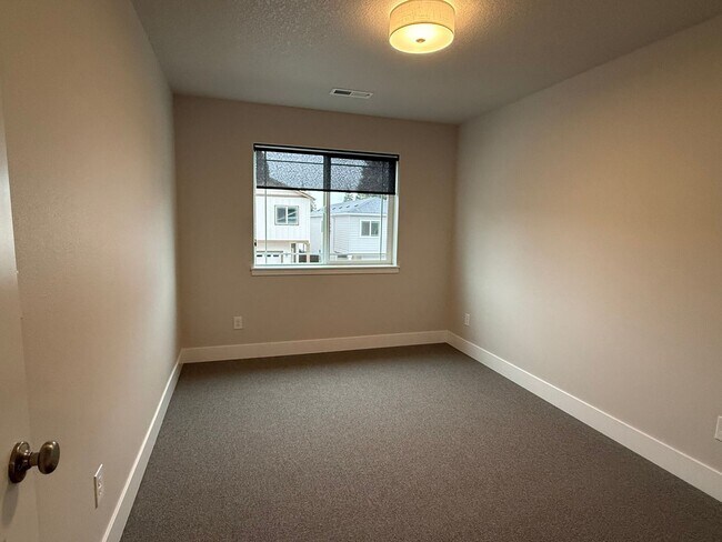 Building Photo - Beautiful Three Bedroom New Construction Home For Rent