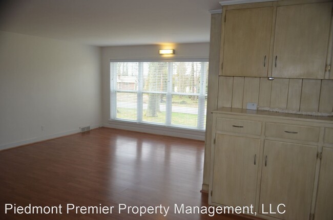 Building Photo - 2 br, 2 bath House - 1215 Twin Oak Drive