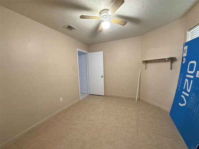 Foto del edificio - 10807 Emery Dr