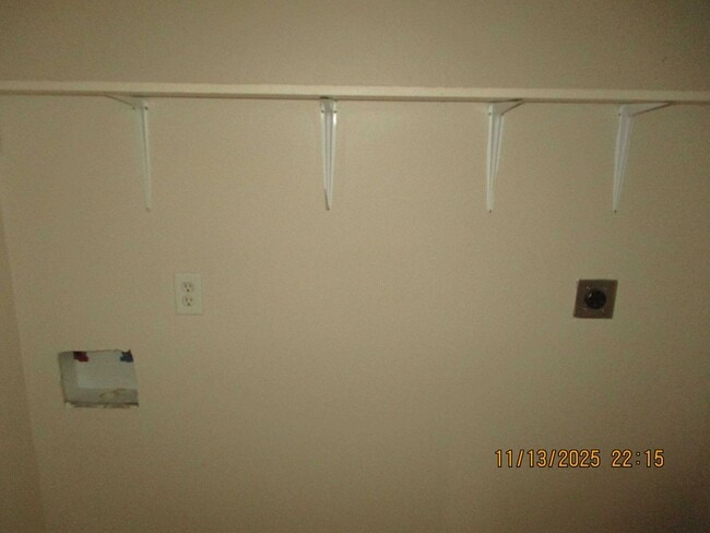 Building Photo - 2021 Hidden Ct