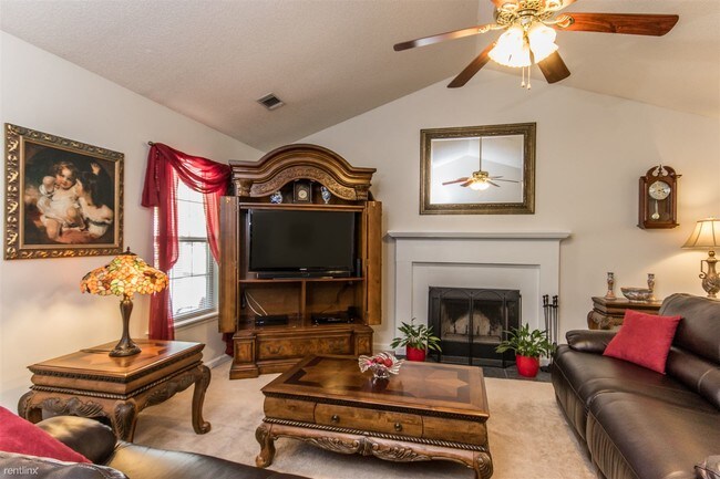 Foto del edificio - 175 Sudlow Ridge Rd