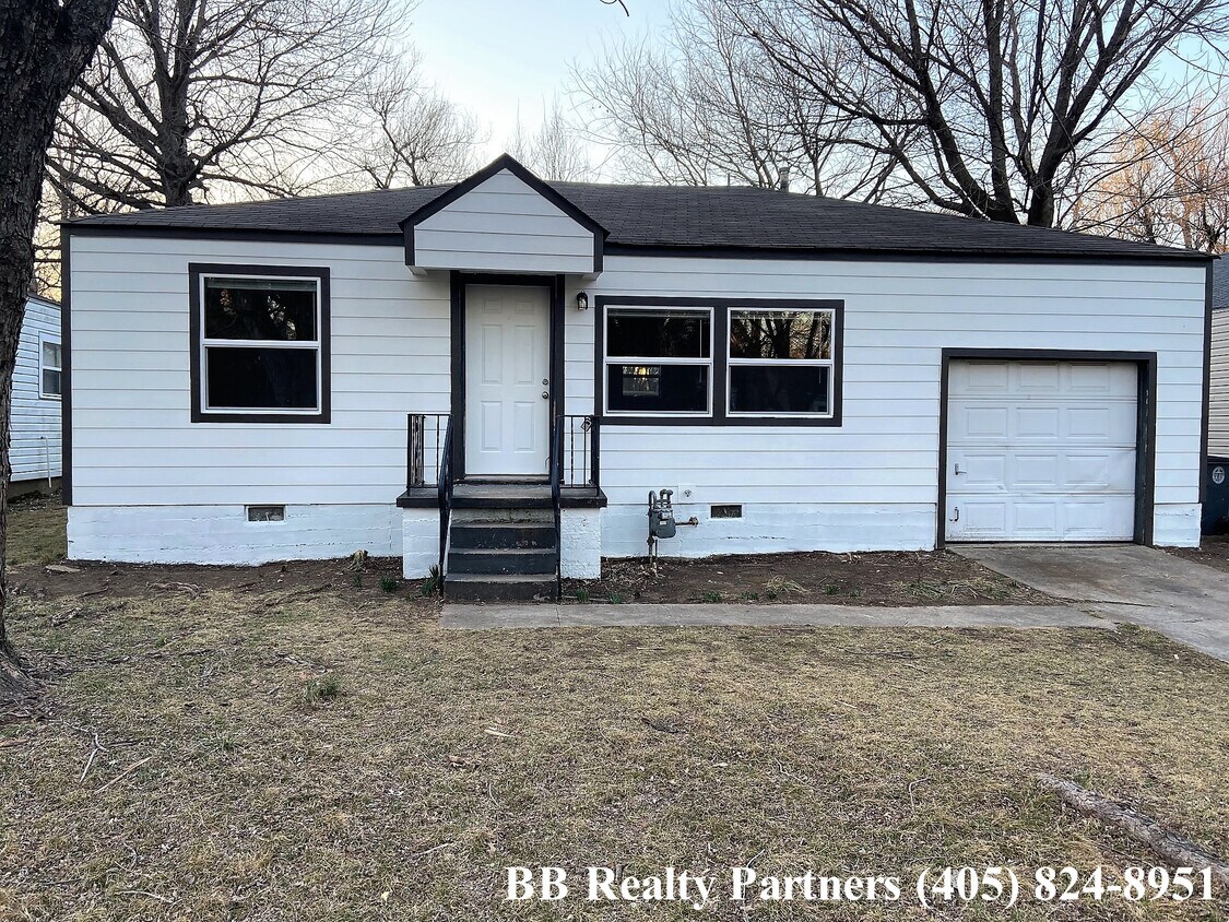 Primary Photo - 308 S Urbana Ave