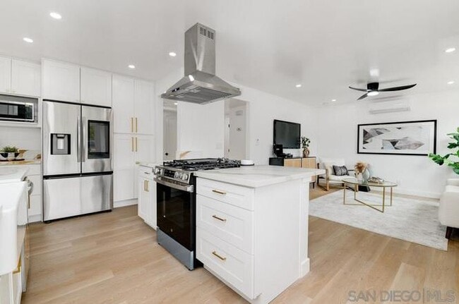 Building Photo - 210 Rosebay Dr