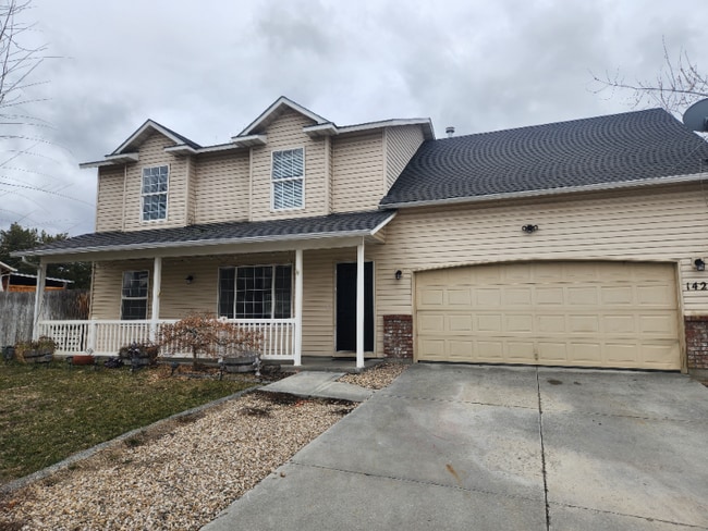 Building Photo - 1427 W Roberts Pl