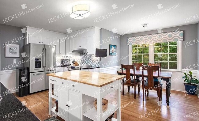 Foto del edificio - 9606 Tracy Ct