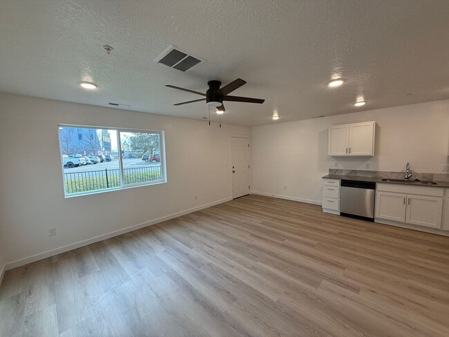 Building Photo - 5697 E Surfers Pt Ln