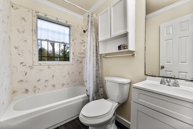 Foto del edificio - 820 Pecan Ave