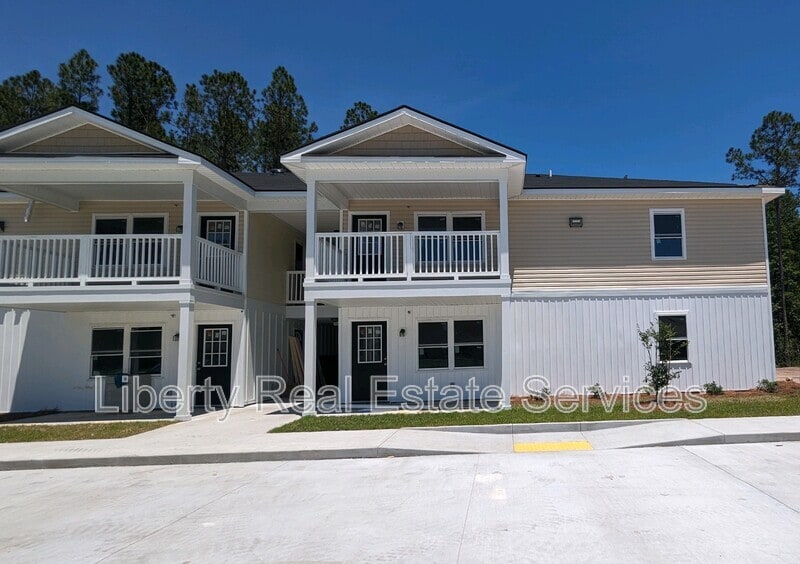 1474 Kelly Dr Unit Apt 3, Hinesville, GA 31313 Condo for Rent in