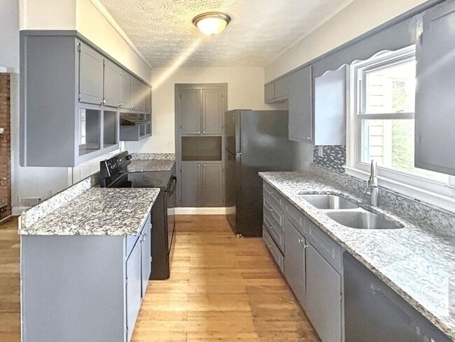 Foto del edificio - 3198 Village Glen Dr SW