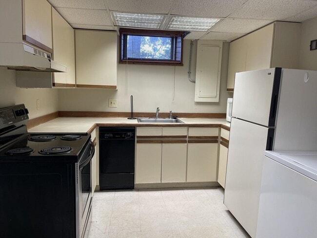 Foto del edificio - 578 Marrett Rd