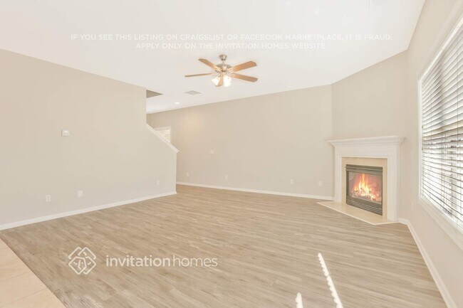 Foto del edificio - 3851 Lake Sanctuary Way