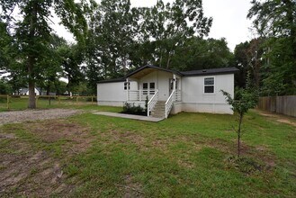 Building Photo - 26257 Red Oak Ln