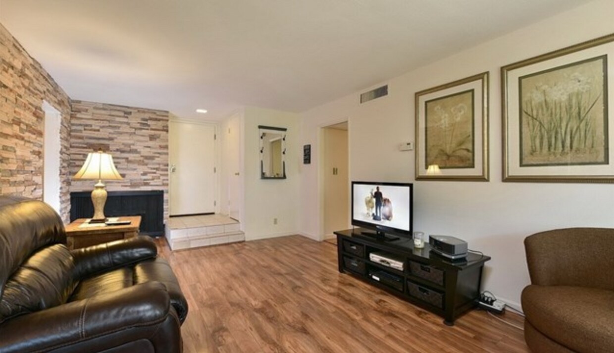 Primary Photo - 125 S Sierra Madre Blvd