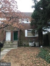 Building Photo - 302 E Essex Ave