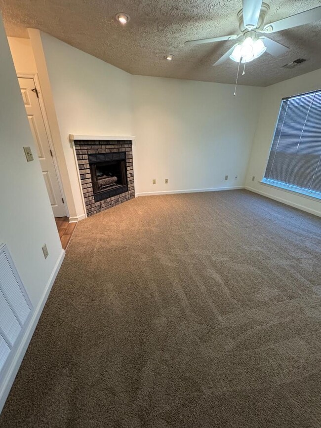 Foto del edificio - 1714 Monument Ln