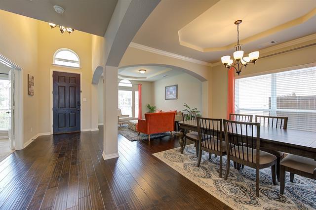 Foto del edificio - 6043 Oakmere Ln
