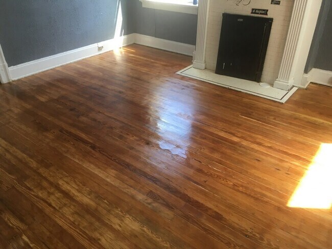 Foto del edificio - 233 N Graham St