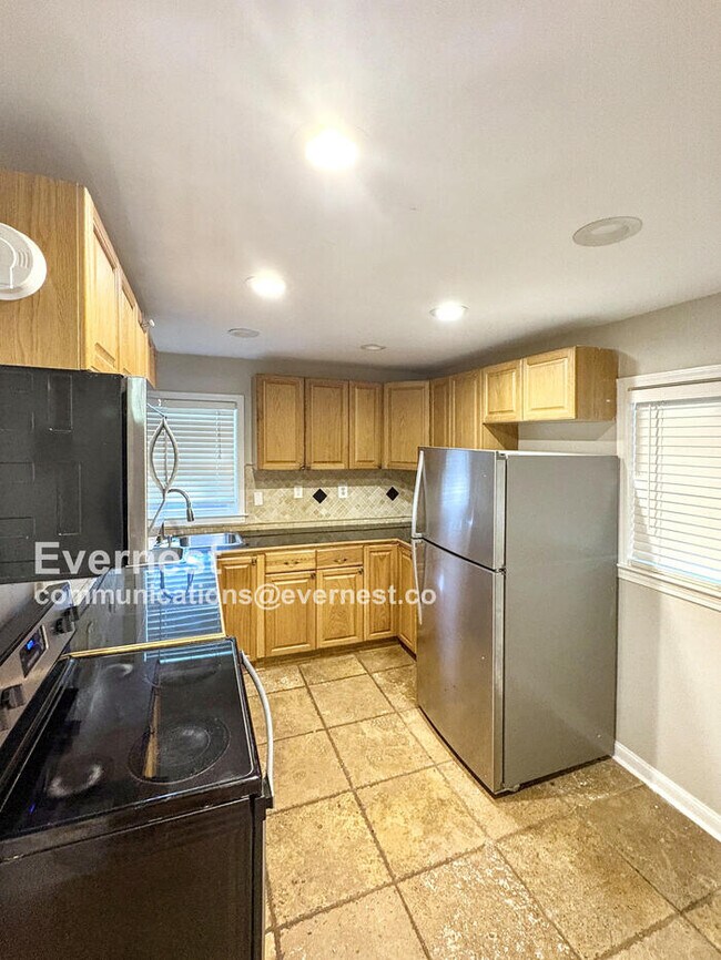 Foto del edificio - 2722 Harrington Dr