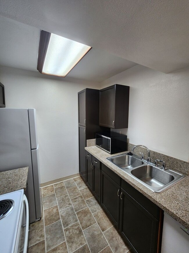 Foto del edificio - Gorgeous and Comfortable - Dual Master Suites - 2BD/2BA - East Mission Valley