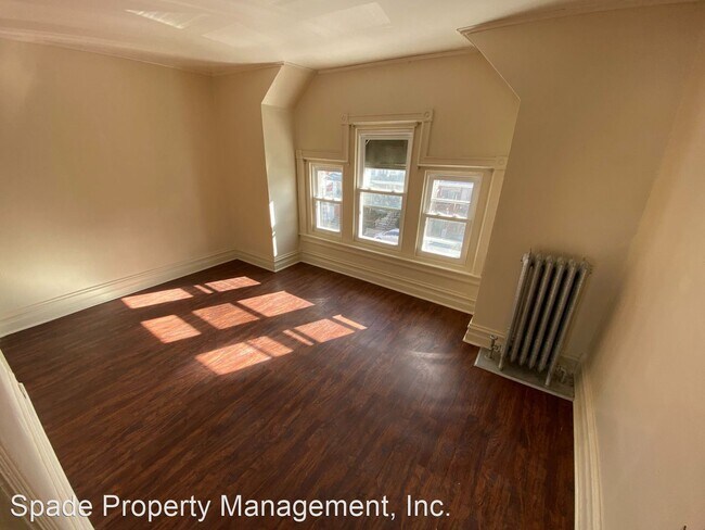 Building Photo - 5 br, 1.5 bath House - 745 St. John St.