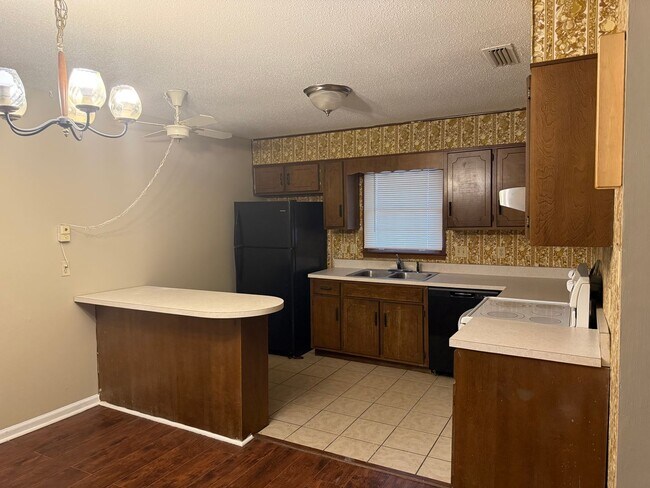 Building Photo - Beautiful Home in Valdosta, Ga!
