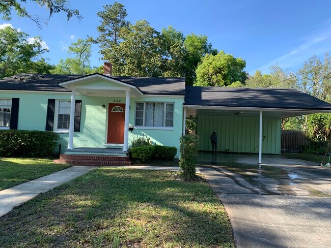 Foto del edificio - 2167 Felch Ave