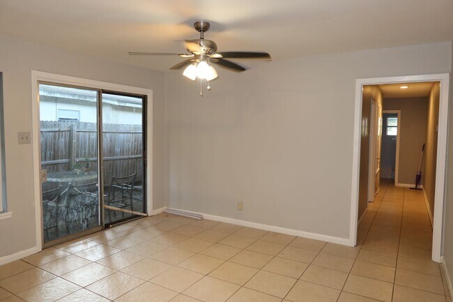 Foto del edificio - Chesterfield Duplex  N/M